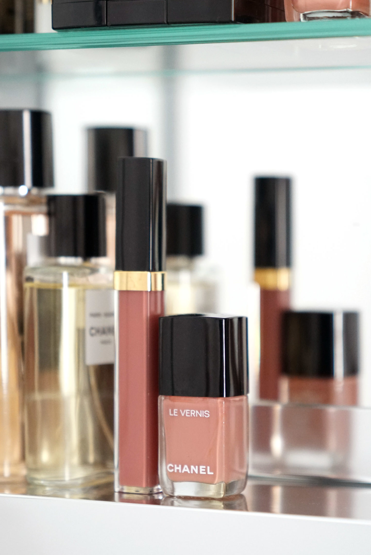 Chanel Le Vernis Mauve Blanchi