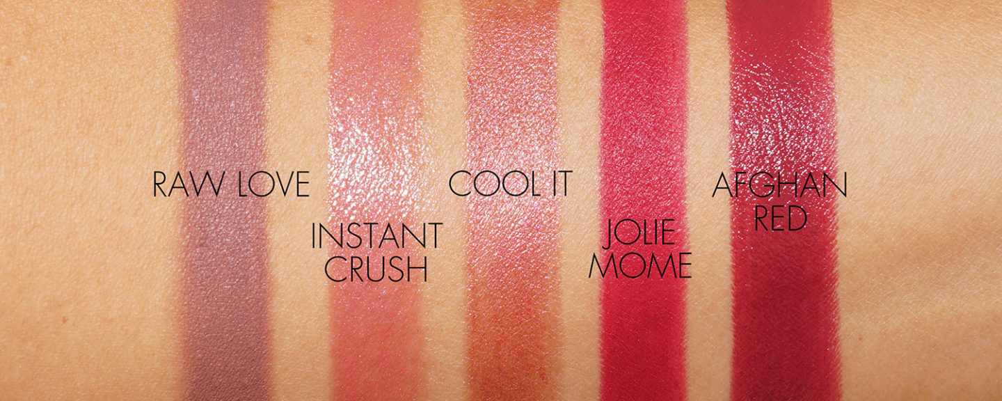 Le rouge à lèvres NARS Swatches Raw Love, Le béguin instantané, Cool It, Jolie Mome, Afghan Red