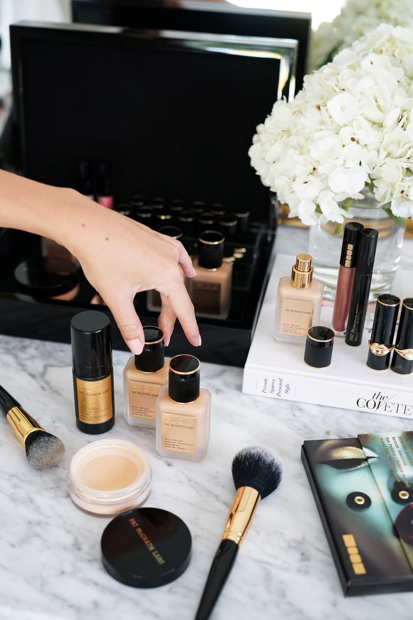 Revue d'amorce sublime par le fétichisme de la peau Pat McGrath