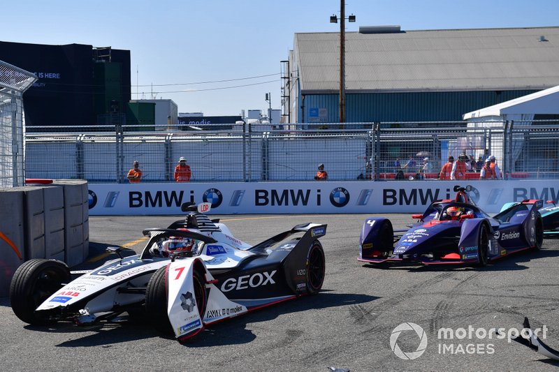 Jose Maria Lopez, Dragon Racing, Penske EV-3 avec dégâts Robin Frijns, Envision Virgin Racing, Audi e-tron FE05 