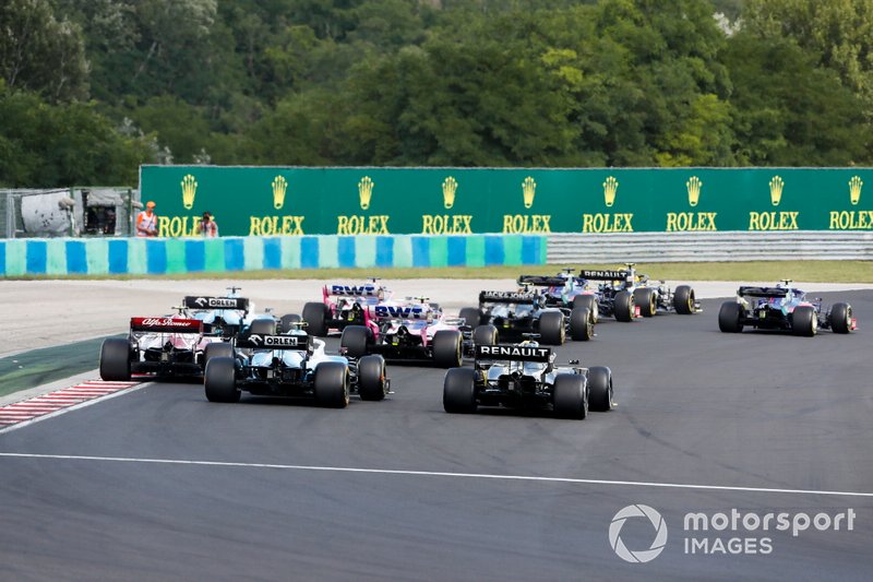Nico Hulkenberg, Renault F1 Team R.S. 19 ans, mène Alexander Albon, Toro Rosso STR14, Daniil Kvyat, Toro Rosso STR14, Kevin Magnussen, Haas F1 Team VF-19, Sergio Perez, Racing Point RP19, Lance Stroll, Racing Point RP19 et le reste du peloton au départ