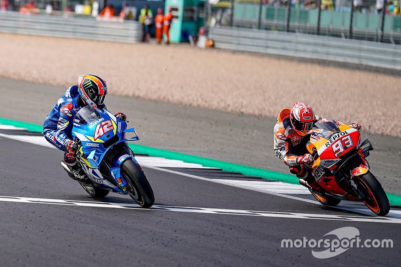 Alex Rins, vainqueur de la course, équipe Suzuki MotoGP, deuxième place Marc Marquez, équipe Repsol Honda 