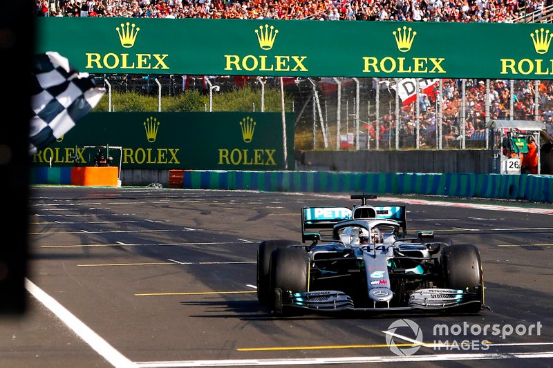 Lewis Hamilton, vainqueur de la course, Mercedes AMG F1 W10