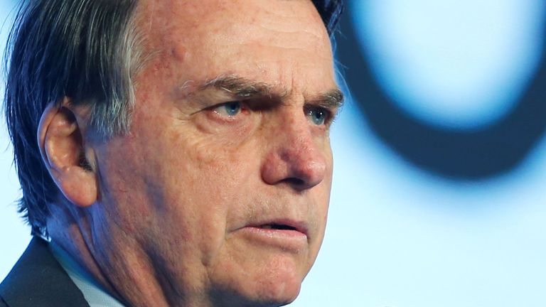M. Bolsonaro a également déclaré que son gouvernement n'avait pas les ressources nécessaires pour lutter contre les destructions.