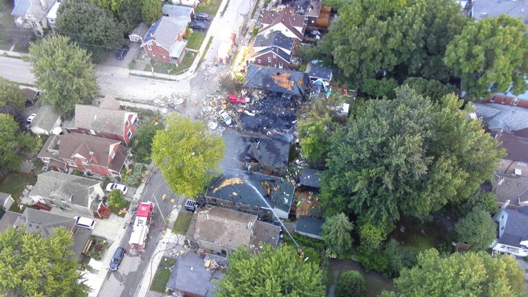 Les pompiers ont été emmenés à l'hôpital après avoir répondu