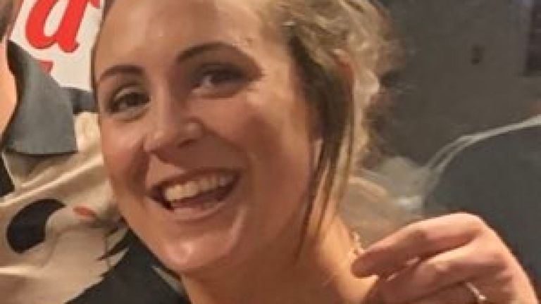 Mme Cunningham était partie sans argent ni passeport