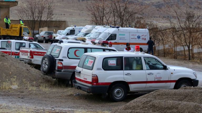 Le chef des ambulances privées a déclaré que la police était trop occupée pour mettre en œuvre une ordonnance judiciaire pour agir 