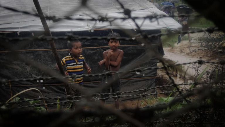 Plus de 700 000 musulmans Rohingya se trouvent toujours dans des camps de réfugiés au Bangladesh 