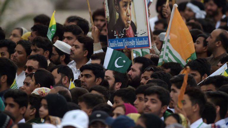Des manifestants se sont réunis pour écouter le Premier ministre pakistanais Imran Khan à Islamabad 