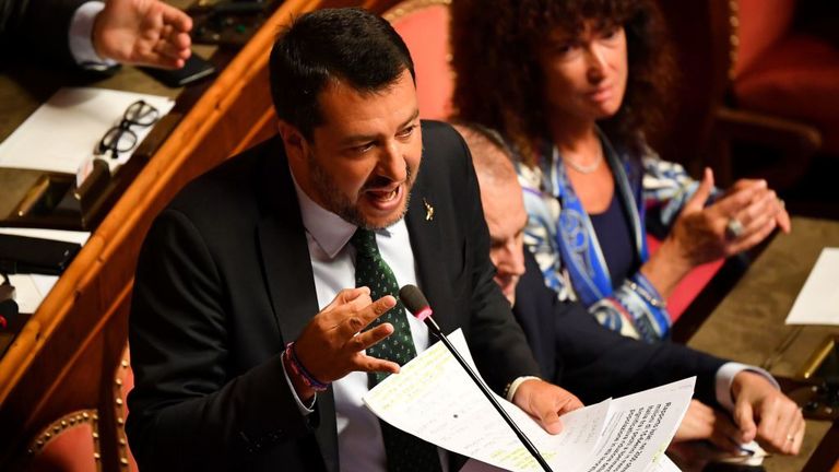 Le 20 août 2019, le vice-Premier ministre et ministre de l'Intérieur, Matteo Salvini, prononce un discours devant le Sénat italien à Rome.