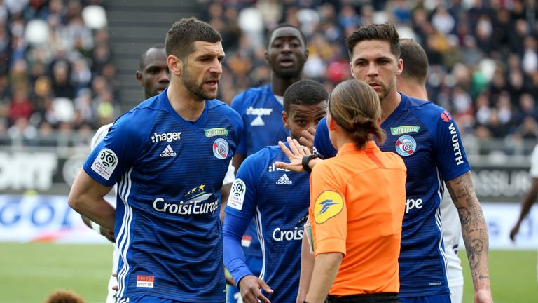 Frappart s'est chargé du match de Ligue 1 opposant le SC Amiens au RC Strasbourg la saison dernière