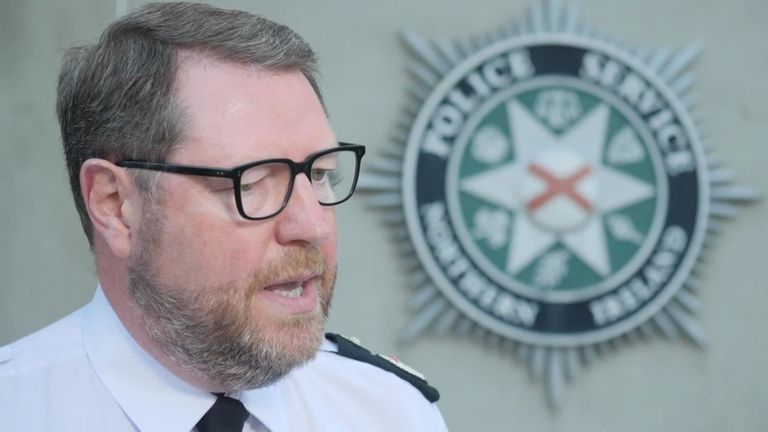 L'agent en chef adjoint Stephen Martin a déclaré qu'il n'avait aucun doute sur le lien entre Saoradh et le nouvel IRA
