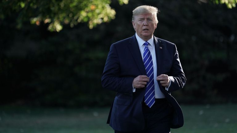 Donald Trump a déclaré qu'il surveillerait les derniers développements avec l'ouragan Dorian de Camp David