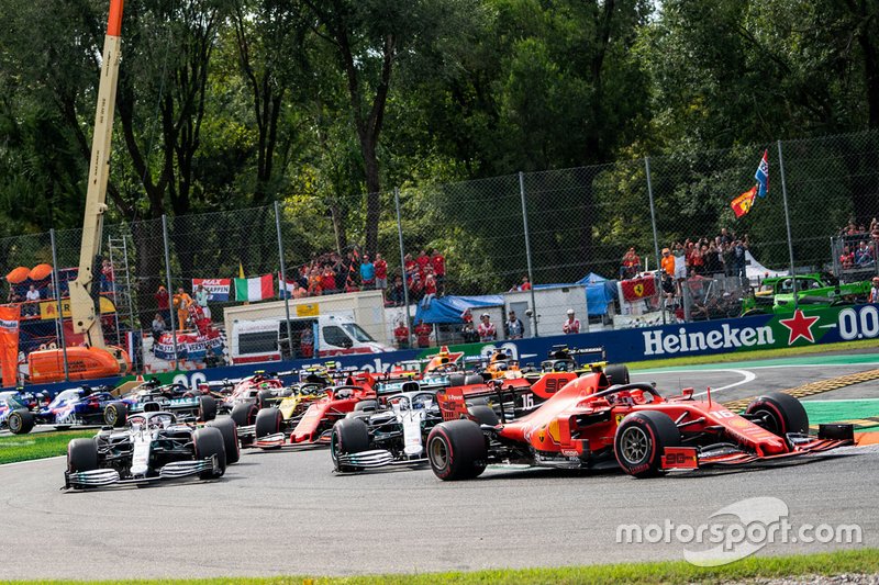 Charles Leclerc, Ferrari SF90 en tête au départ