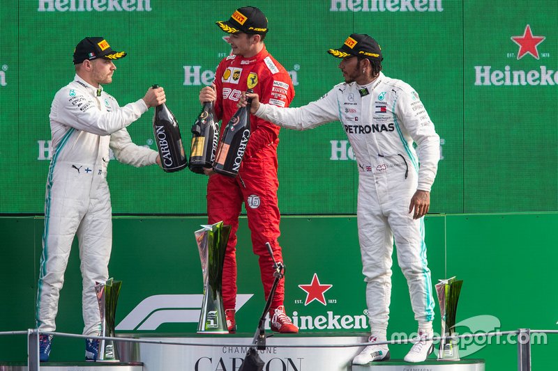 Podium: vainqueur de la course Charles Leclerc, Ferrari, deuxième place Valtteri Bottas, Mercedes AMG F1, troisième place Lewis Hamilton, Mercedes AMG F1