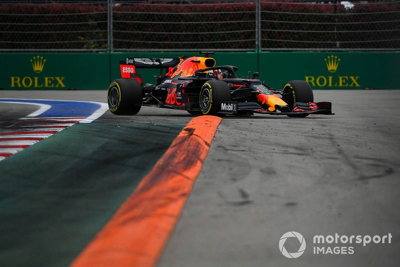 Max Verstappen, Red Bull Racing RB15, court large