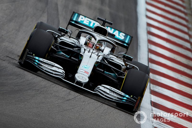 2: Lewis Hamilton, Mercedes AMG F1 W10, 132.030
