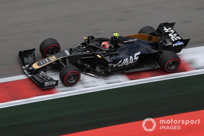 13: Kevin Magnussen, Haas F1 Team VF-19, 134.082
