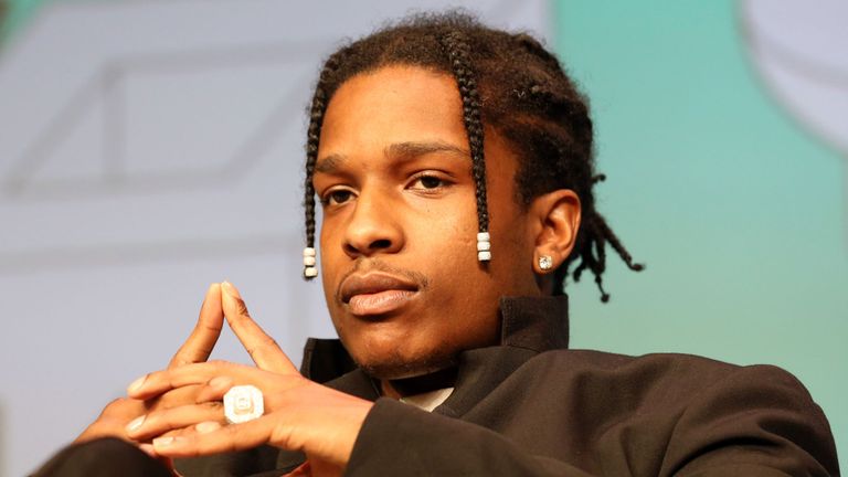 AUSTIN, TX - 11 MARS: ASAP Rocky parle sur scène à la session en vedette: Utilisation de la conception 