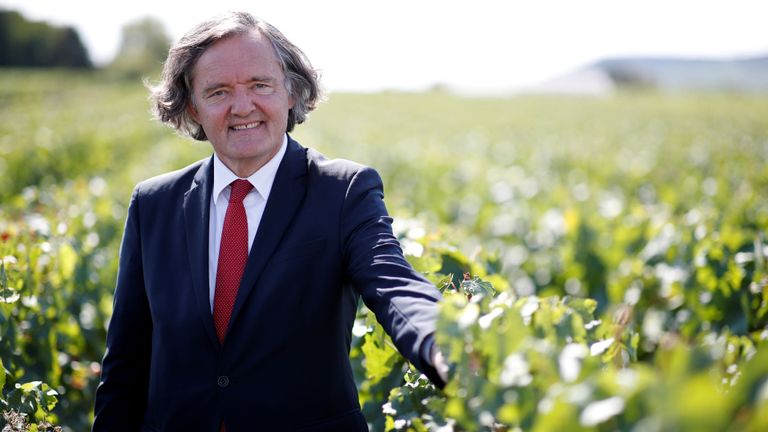 Pierre-Emmanuel Taittinger, président de la Maison de Champagne Taittinger, lors d'une interview avec Reuters lors de la traditionnelle récolte de vin de Champagne à Avize, en France, le 10 septembre 2019. Photo prise le 10 septembre 2019. REUTERS / Christian Hartmann