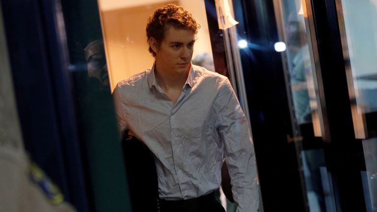   Brock Turner quitte la prison du comté de Santa Clara à San Jose, en Californie
