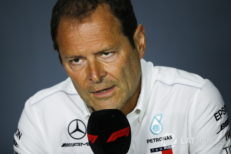 Aldo Costa, directeur de lingénierie, Mercedes AMG, lors de la conférence de presse