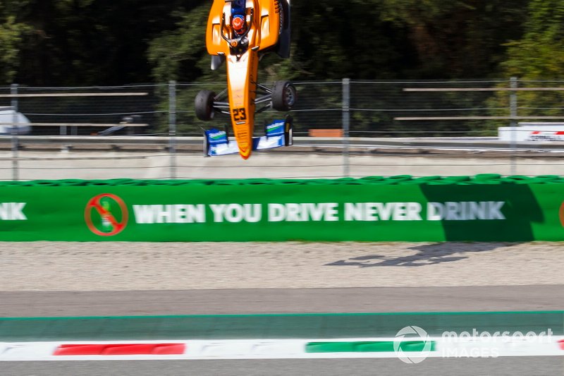 Alexander Peroni, Campos Racing, se bloque