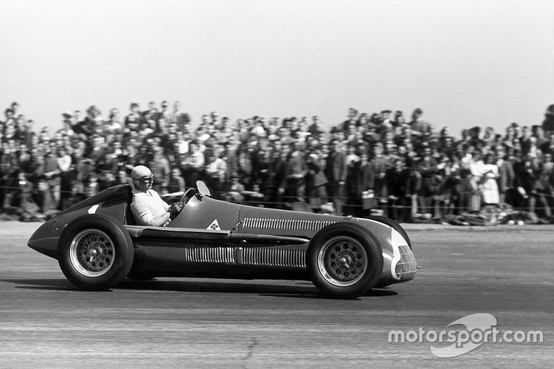 20: Juan Manuel Fangio, 38 ans