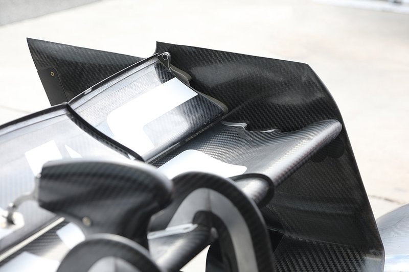 Détail de laile arrière du Haas F1 Team VF-19