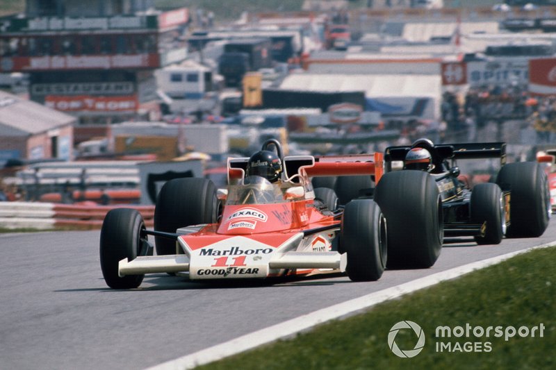 = 30: James Hunt, 24 ans