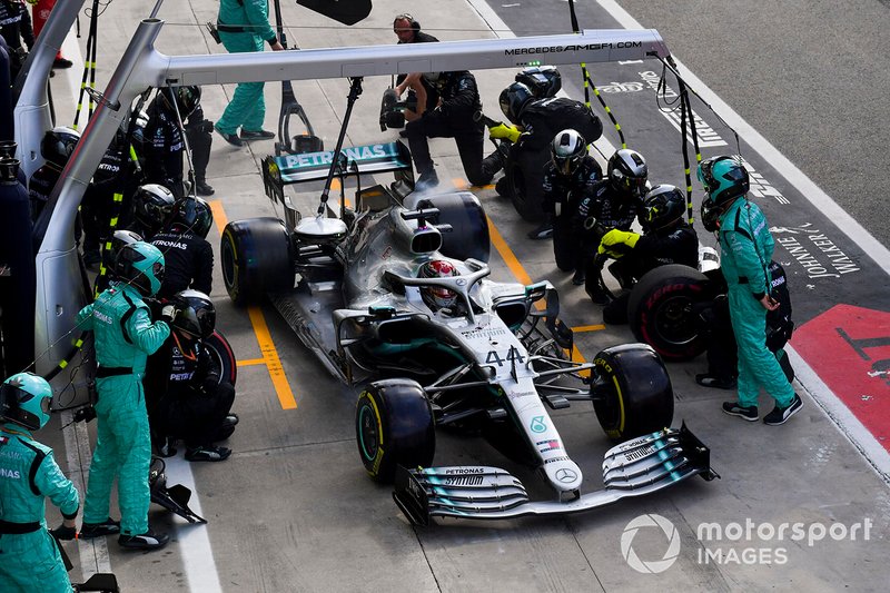 Lewis Hamilton, arrêt au stand Mercedes AMG F1 W10 