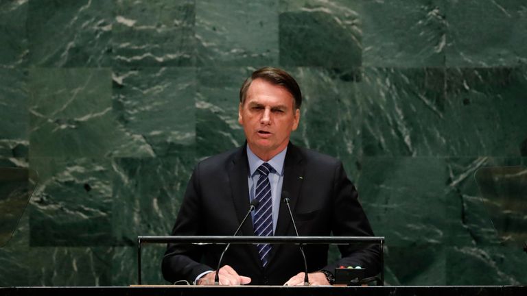 Le président brésilien Jair Bolsonaro a minimisé l'importance des incendies en Amazonie