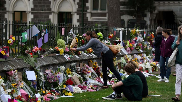 Les habitants rendent hommage aux victimes des attaques des mosquées à Christchurch le 16 mars 2019