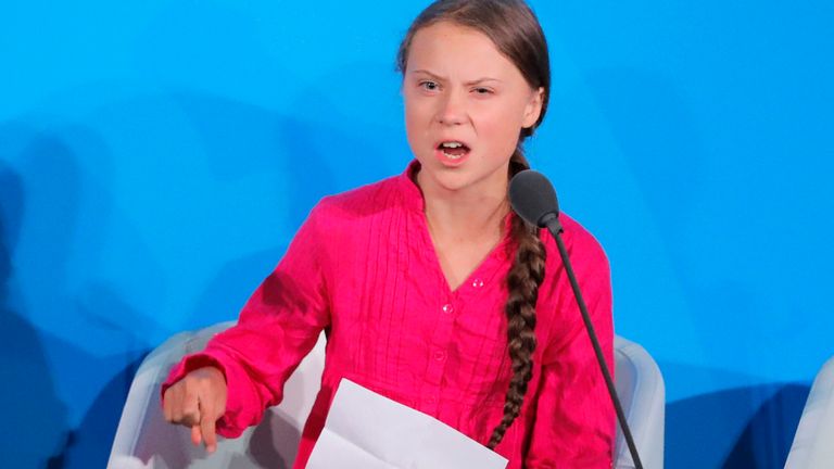 Greta Thunberg, une activiste suédoise de 16 ans qui milite pour le climat, prend la parole au Sommet des Nations Unies pour l'action sur le climat en 2019 au siège des États-Unis à New York, New York, États-Unis, le 23 septembre 2019. REUTERS / Lucas Jackson