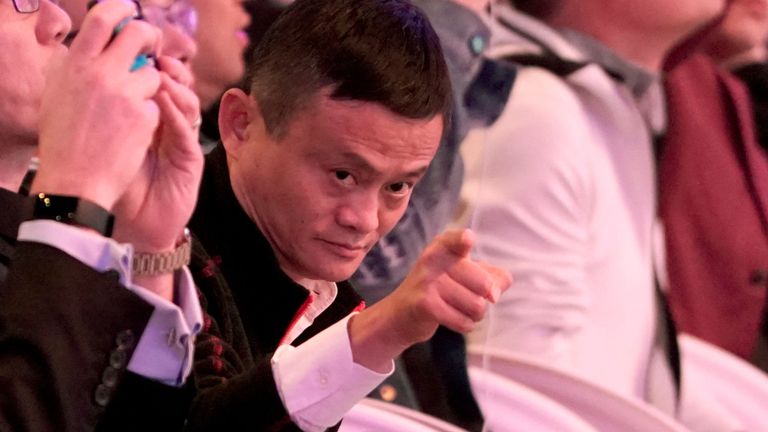 Le co-fondateur et président exécutif du groupe Alibaba, Jack Ma, a pris la parole au cours des 11.11 célibataires du groupe Alibaba & Festival mondial du shopping à Shanghai, Chine, le 11 novembre 2018. 