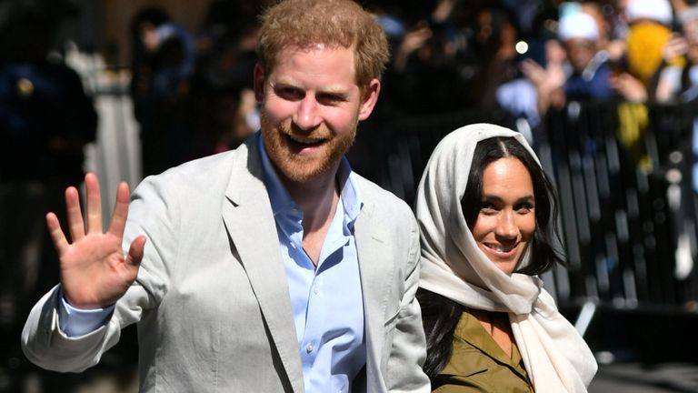 Harry et Meghan arrivent pour une visite à la mosquée Auwal, Cape Town