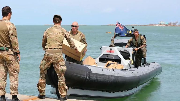 La Royal Navy a acheminé des secours aux Bahamas dévastés par l'ouragan Dorian.