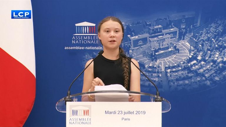 Greta Thunberg, activiste pour le climat, s'adresse au parlement français