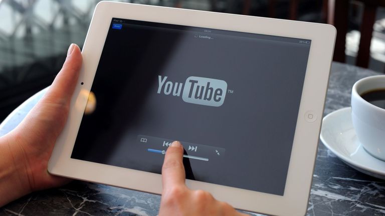 De plus en plus de jeunes regardent la télévision sur YouTube