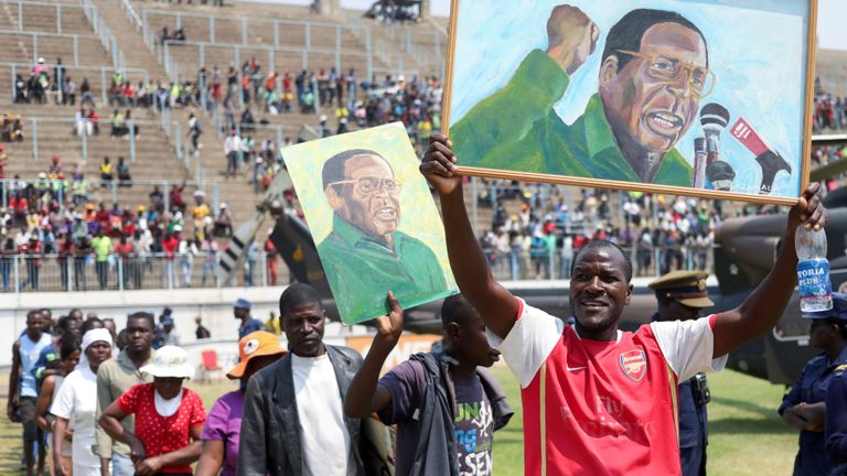 M. Mugabe a contribué à mettre fin à la domination de la minorité blanche au Zimbabwe