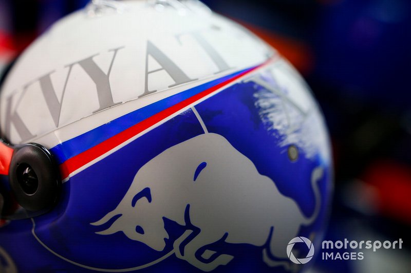 Le casque de Daniil Kvyat, Toro Rosso