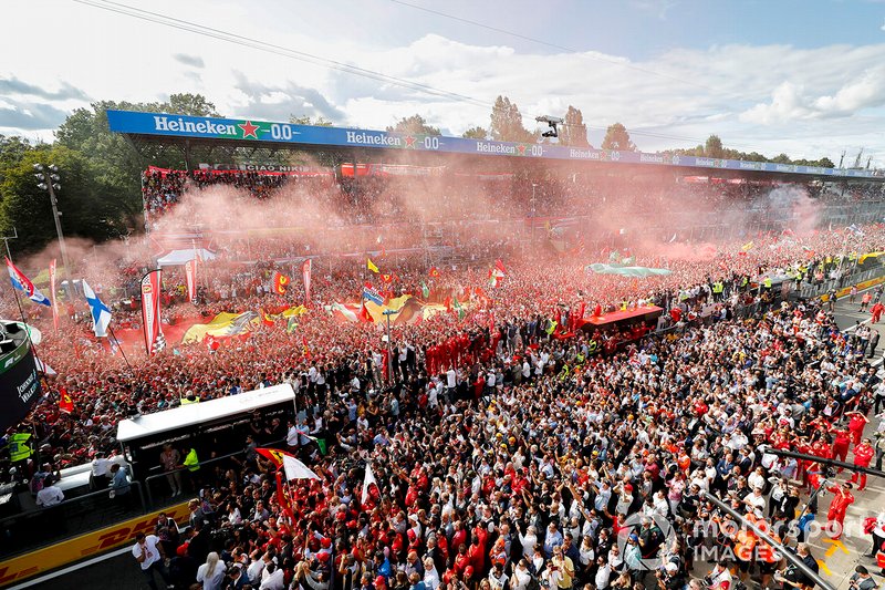 Tifosi sur la piste 