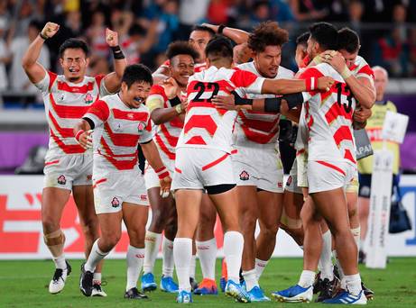 Le Japon résiste contre l'Ecosse dans la Coupe du Monde de Coupe du Monde et laisse l'Irlande face aux All Blacks au cours des huit derniers matchs