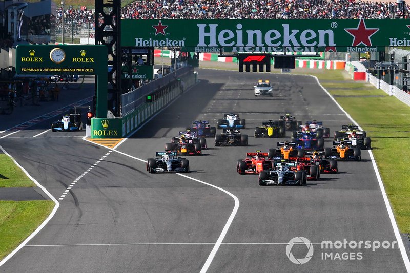 Valtteri Bottas, Mercedes AMG W10, en tête au départ