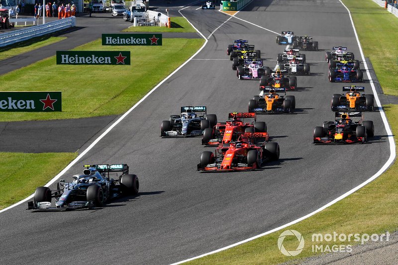 Valtteri Bottas, Mercedes AMG W10, en tête au départ