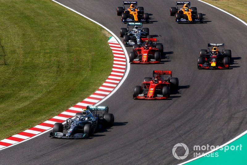 Valtteri Bottas, Mercedes AMG W10, en tête au départ