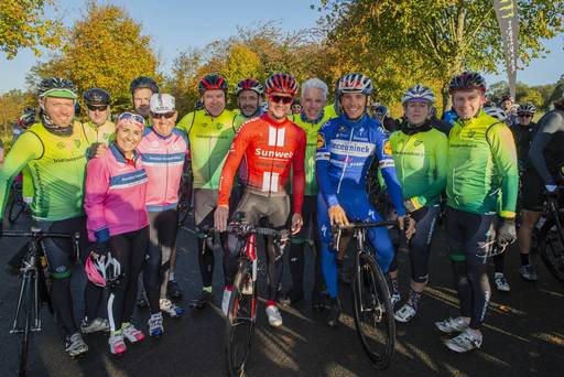 Plus de 200 cyclistes se joignent à Nicolas Roche pour le premier cycle de la série de projets