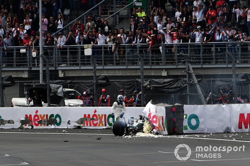 Valtteri Bottas, Mercedes AMG W10, se bloque fortement à la fin des qualifications