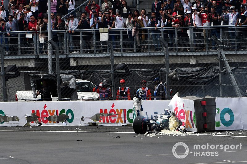 Valtteri Bottas, Mercedes AMG W10, se bloque fortement à la fin des qualifications
