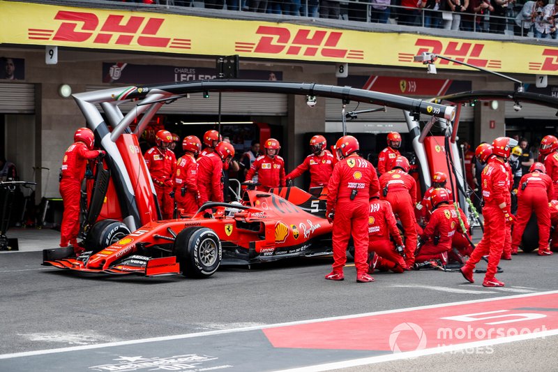Sebastian Vettel, arrêt au stand Ferrari SF90